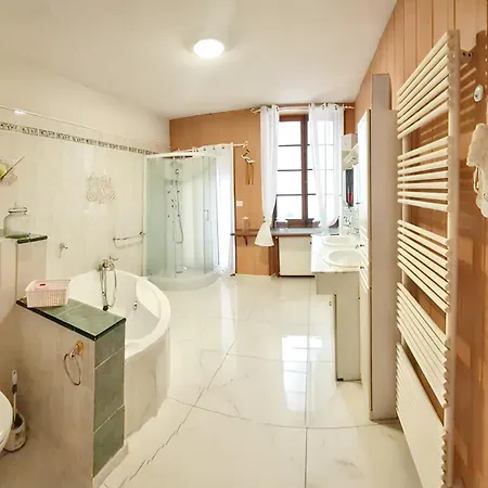 Maison Spacieuse Avec Terrasse A En Quercy Blanc 130 M² Prázdninový dům